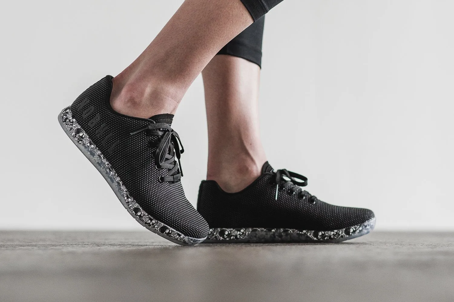 BLACK HEARTS TRAINER (WOMEN'S)