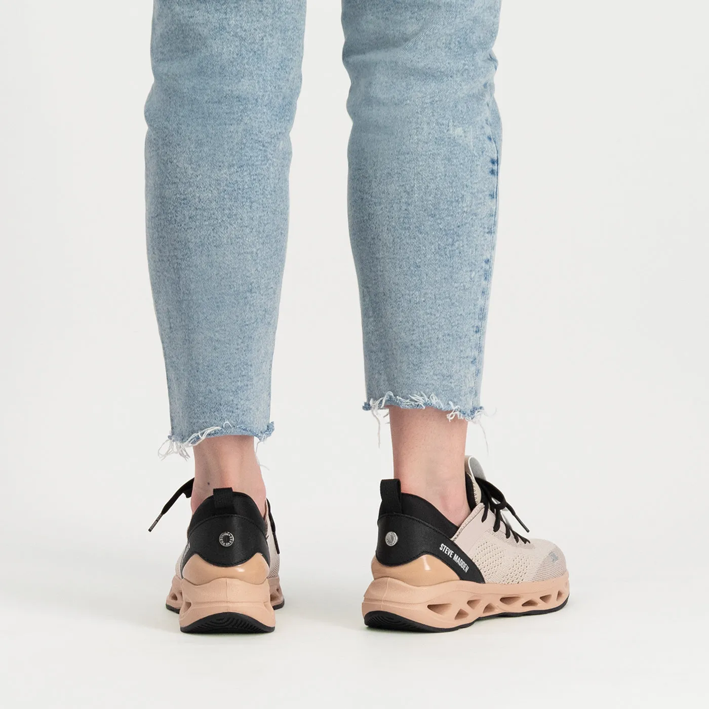 Surge 1 Trainer BLK/BLUSH